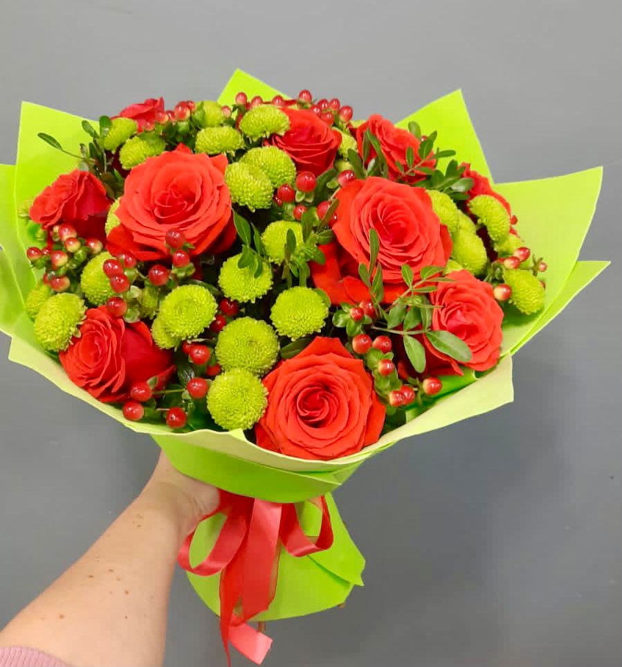 Букет цветов из: Хризантемы и Розы в Ходзь