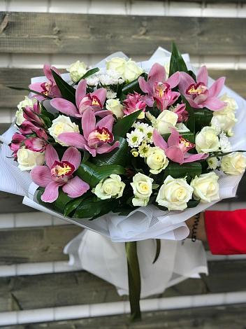 Букет цветов из: Розы и Хризантемы в Ходзь