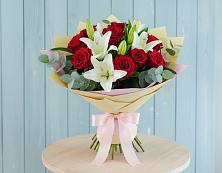 Букет цветов из:  Лилии и Розы в Ходзь