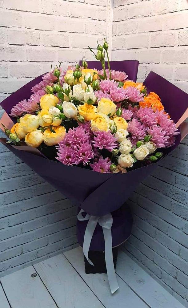Букет цветов из: Хризантемы и Розы в Ходзь