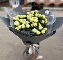 Букет Белые кустовые розы Солинеро в Ходзь
