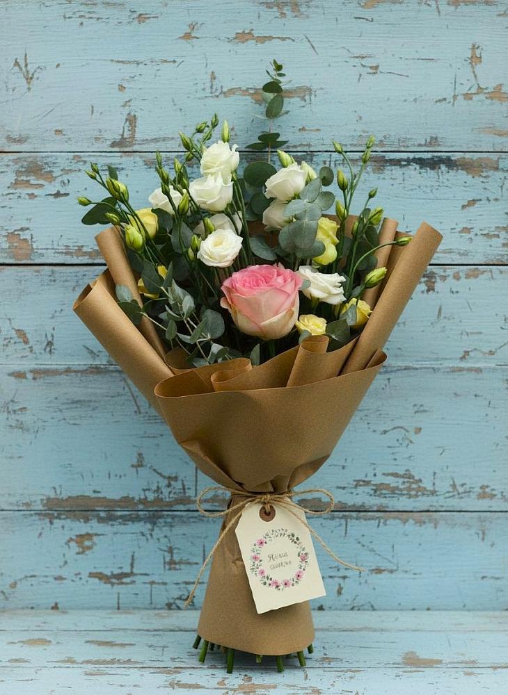 Букет цветов из: Розы и Лизиантусы в Ходзь