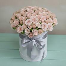 Цветочная композиция из Розы в шляпной коробке в Ходзь