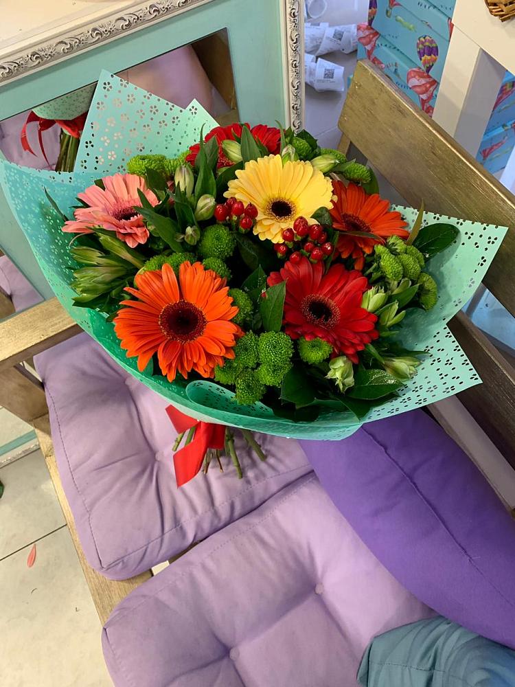 Букет цветов из: Герберы, Хризантемы и Альстромерии в Ходзь