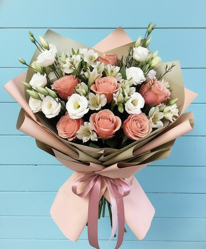 Букет цветов из: Розы, Альстромерии и Лизиантусы в Ходзь