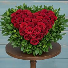 Цветочная композиция из Розы в виде сердца в Ходзь