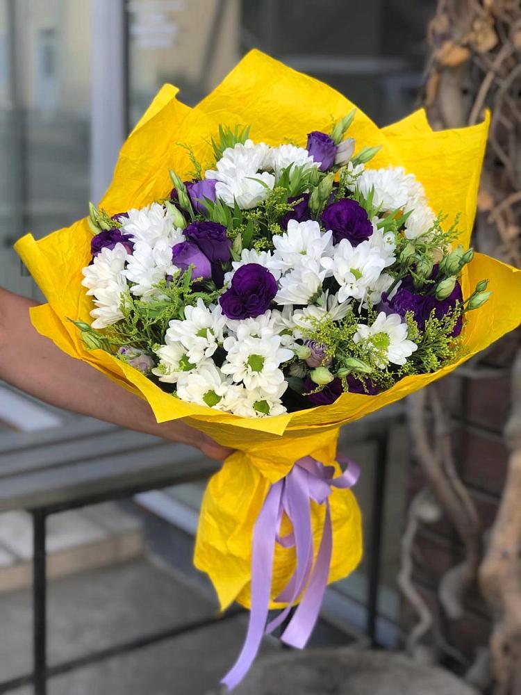 Букет цветов из: Ирисы, Хризантемы и Ромашки в Ходзь