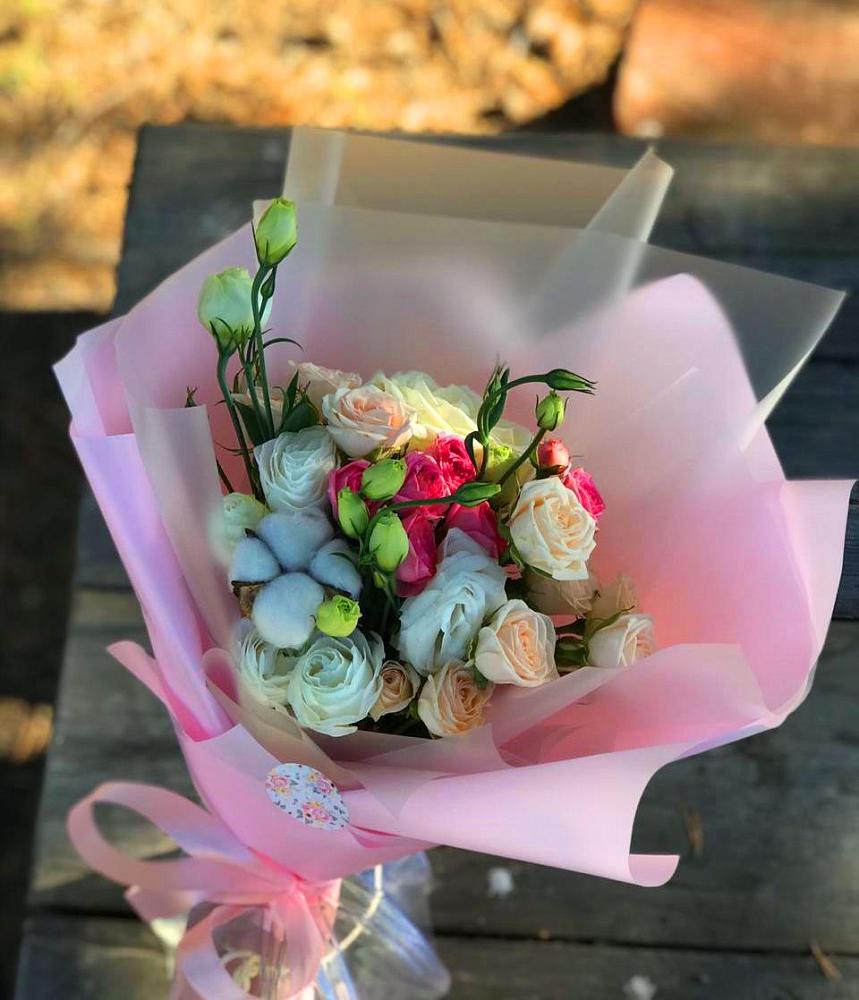 Букет цветов из: Розы и Лизиантусы в Ходзь