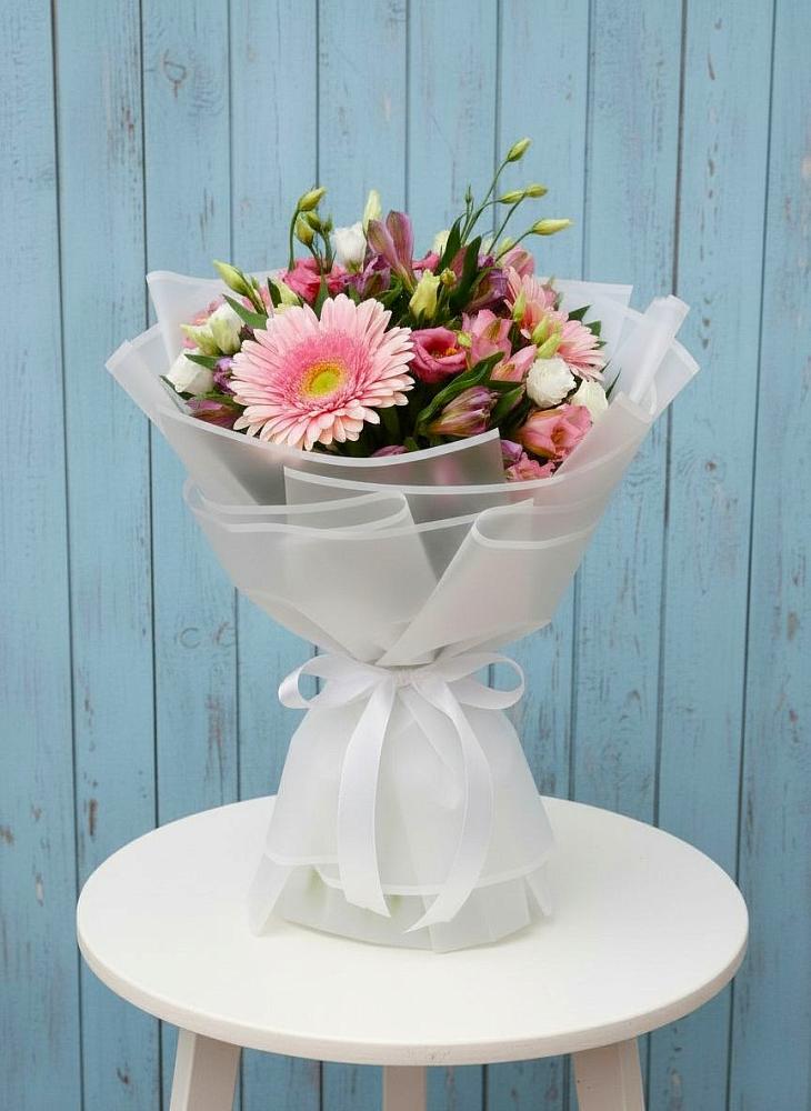 Букет цветов из: Герберы, Альстромерии и Лизиантусы в Ходзь