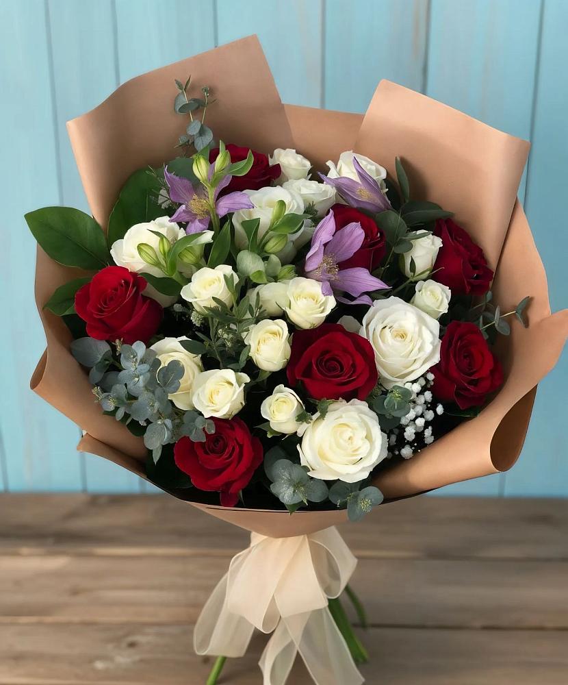 Букет цветов из: Розы и Альстромерии в Ходзь
