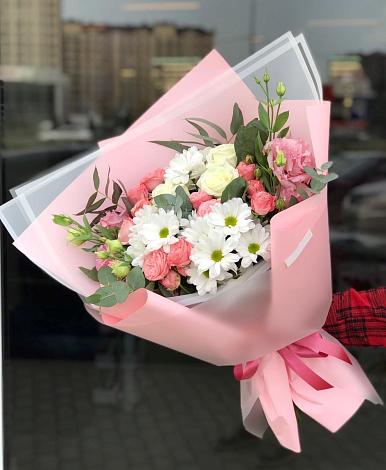 Букет цветов из: Розы, Лизиантусы и Хризантемы в Ходзь
