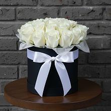 Цветочная композиция из Розы в шляпной коробке в Ходзь